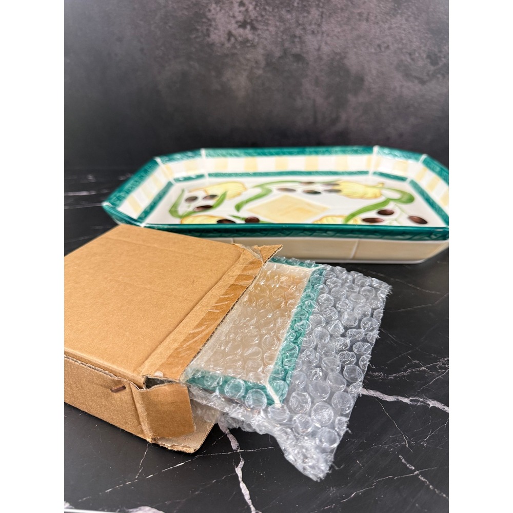 VTG NEW in Box 1996 Clay Art 2-Piece Chip and Dip Set Olive Garlic Design